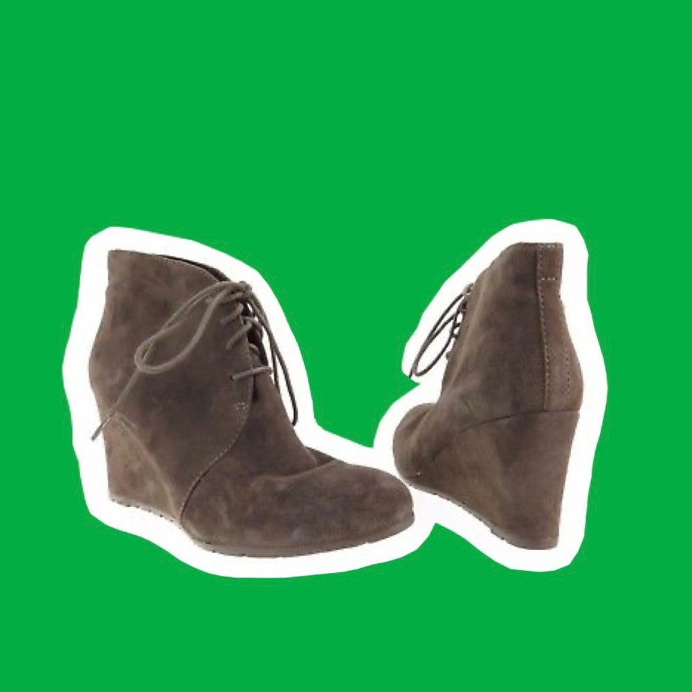 Clarks Rosepoint Dew Brown Wedge Booties